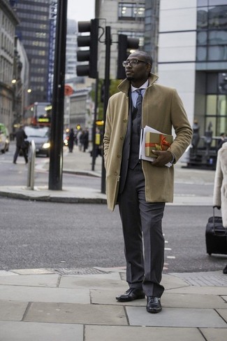 Comment porter un manteau beige pour un style elégantes quand il fait froid