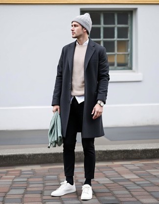 Comment porter un pull à col rond beige