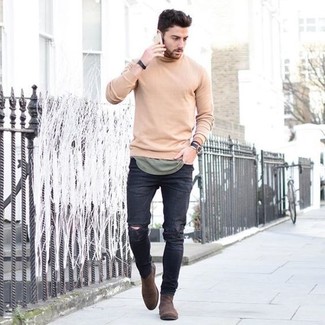 Comment porter un pull à col rond beige