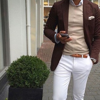 Comment porter un pull à col rond beige