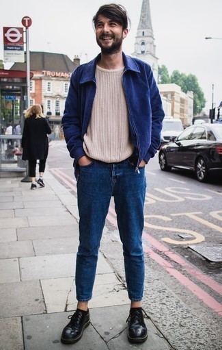 Comment porter un pull à col rond beige