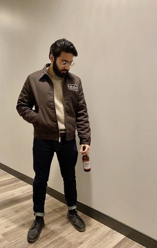 Comment porter un pull à col rond beige