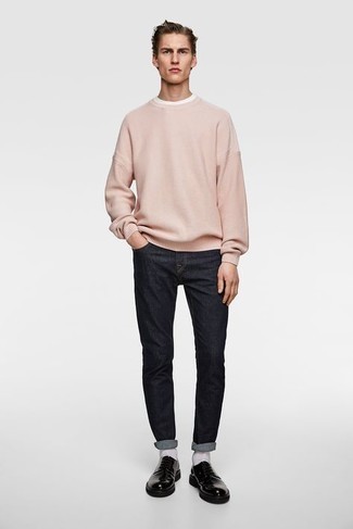 Comment porter un pull à col rond beige