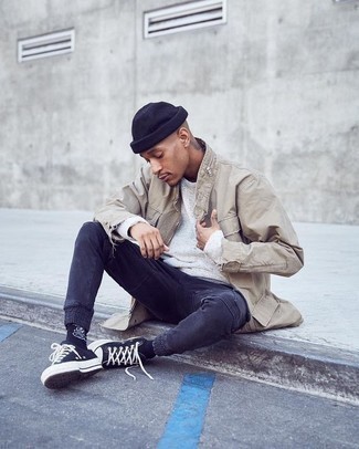 Comment porter une veste style militaire beige pour un style decontractés