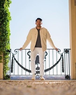 Comment porter une veste-chemise en polaire beige