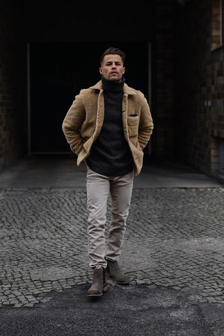 Comment porter une veste-chemise en polaire beige
