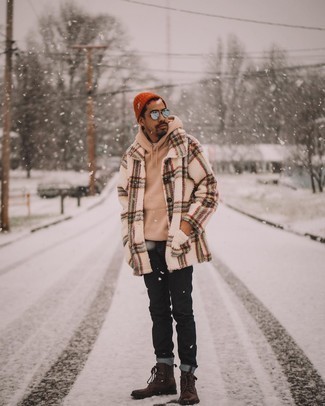 Comment porter une veste-chemise en polaire beige