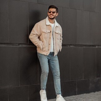 Comment porter une veste-chemise en polaire beige