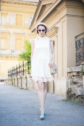 Comment porter un chapeau beige