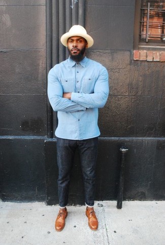 Comment porter un chapeau beige pour un style chic decontractés quand il fait chaud