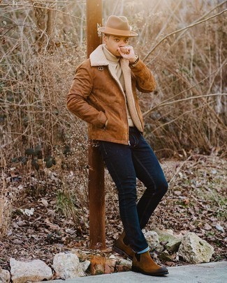 Comment porter un chapeau beige quand il fait froid