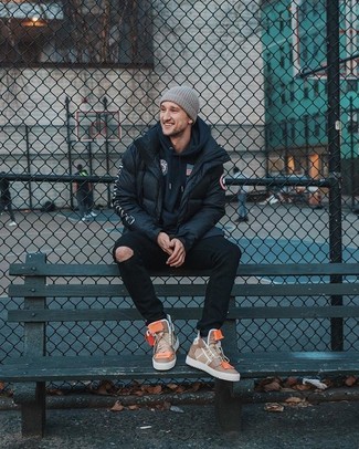 Un jean à porter avec des baskets montantes beiges