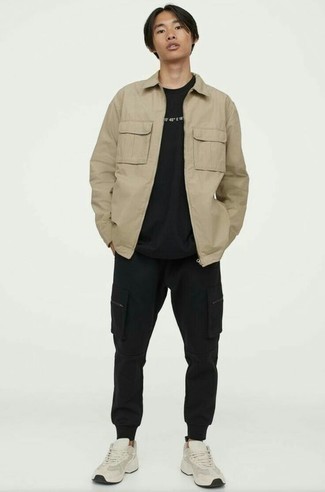 Comment porter une veste beige quand il fait chaud à l'adolescence