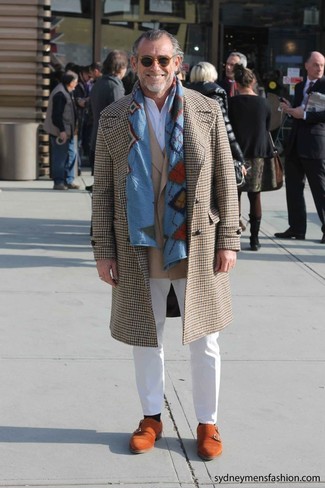 Comment porter une veste beige pour un style chic decontractés quand il fait froid