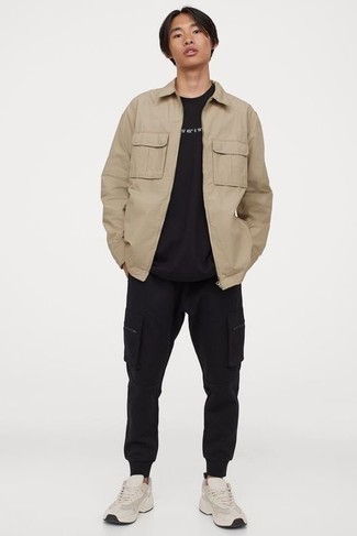 Comment porter une veste beige quand il fait chaud à l'adolescence