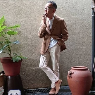 Un blazer à porter avec un jean beige