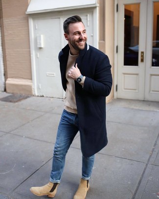 Comment porter un pull à col rond en tricot beige