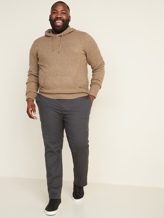 Comment porter un sweat à capuche en tricot beige