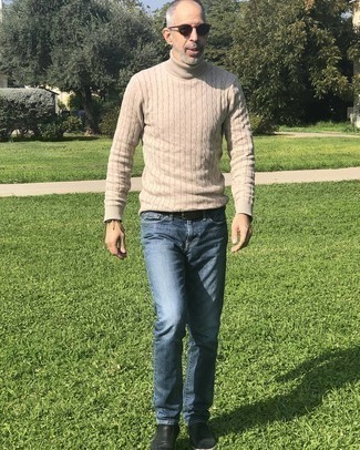 Comment porter un pull en tricot beige quand il fait chaud