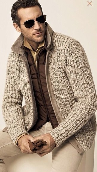 Comment porter un pull en tricot beige