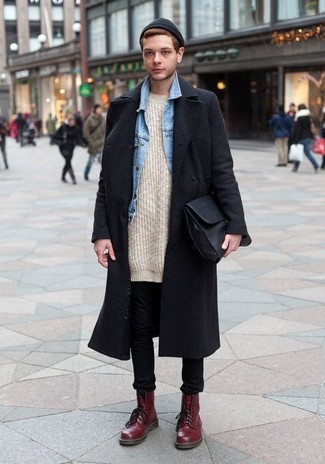 Comment porter un pull en tricot beige quand il fait froid