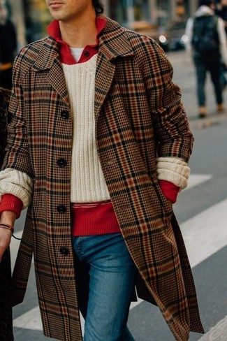 Comment porter un pull en tricot beige à 20 ans