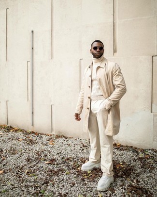 Comment porter un pull en tricot beige quand il fait chaud