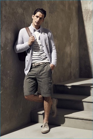 Comment porter une ceinture en cuir beige à 30 ans