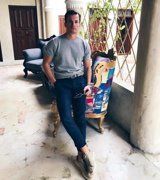 Comment porter une ceinture en cuir beige à 30 ans