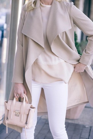 Comment porter un chemisier à manches longues beige