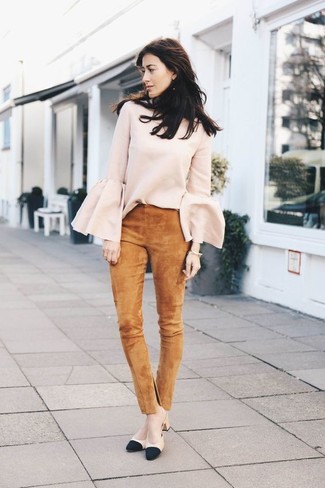 Comment porter un chemisier à manches longues beige