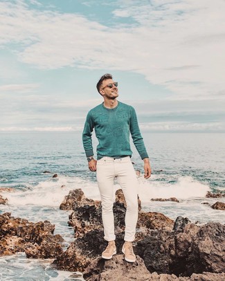 Un jean skinny à porter avec des baskets basses beiges