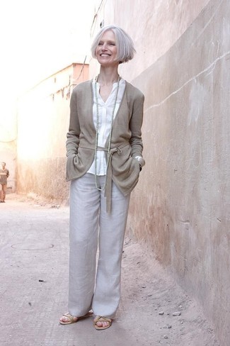 Comment porter un gilet beige pour un style chic decontractés