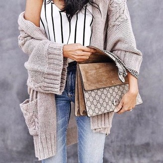 Comment porter un gilet beige