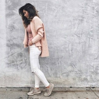 Comment porter un gilet beige