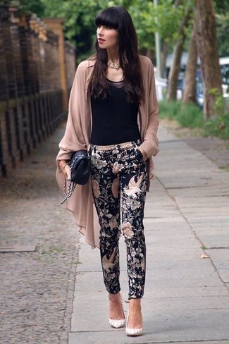 Comment porter un gilet beige