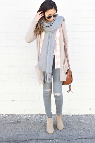 Comment porter un gilet beige
