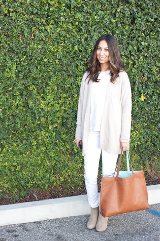 Comment porter un gilet beige
