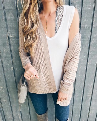 Comment porter un gilet beige pour un style chic decontractés au printemps