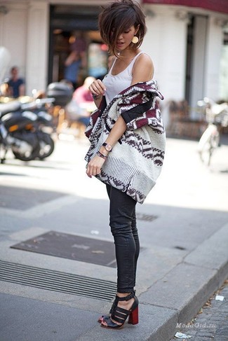 Comment porter un gilet beige pour un style chic decontractés au printemps