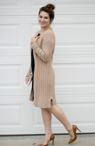 Comment porter un gilet beige pour un style chic decontractés au printemps