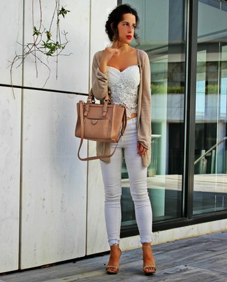 Comment porter un gilet beige pour un style chic decontractés