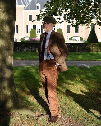 Comment porter un blazer en laine écossais beige