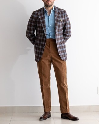 Comment porter une pochette de costume beige au printemps