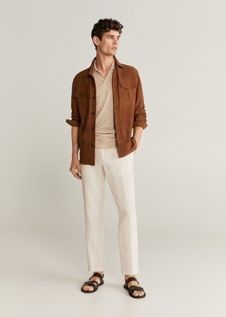 Comment porter un polo beige pour un style relax