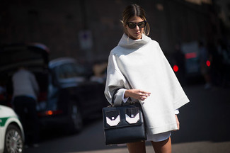Comment porter un poncho beige