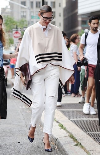 Comment porter un poncho beige au printemps