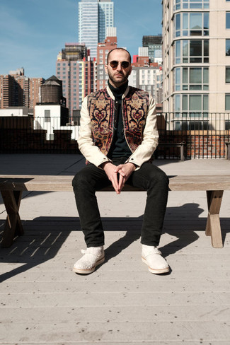 Comment porter une veste imprimée beige