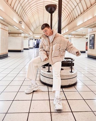 Comment porter une doudoune beige quand il fait chaud