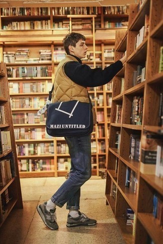Comment porter une veste matelassée beige pour un style decontractés au printemps